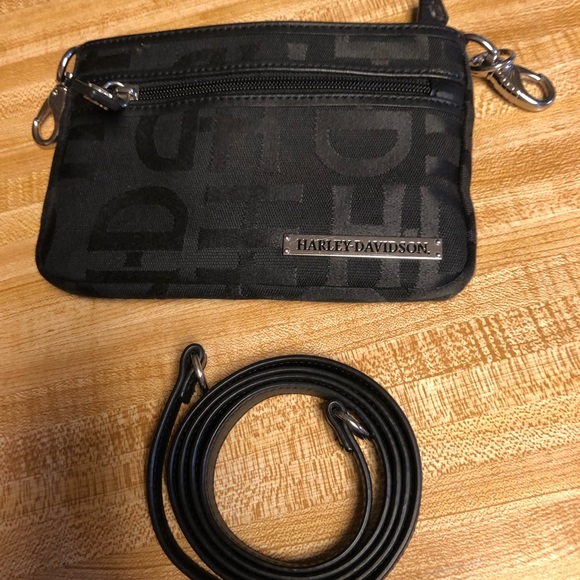 Harley-Davidson Handbags - Harley Davidson Woman’s crossbody purse/clutch
